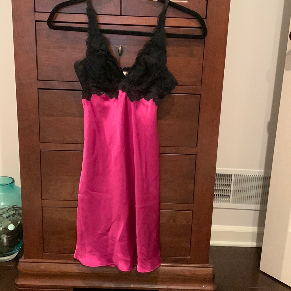 In Bloom nightgown. Size small. EUC lingerie. Chemise